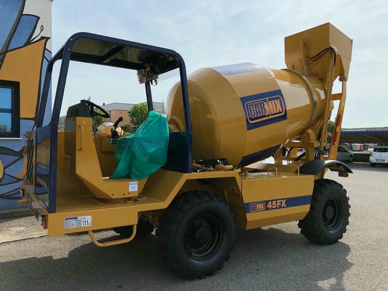 Xe trạm trộn bê tông di động Carmix 45 FX