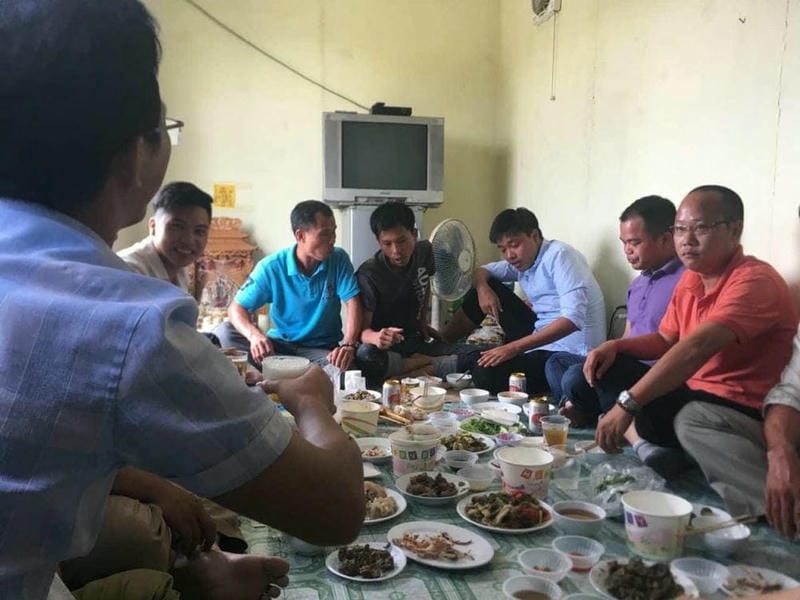 "Họp phòng kỹ thuật"