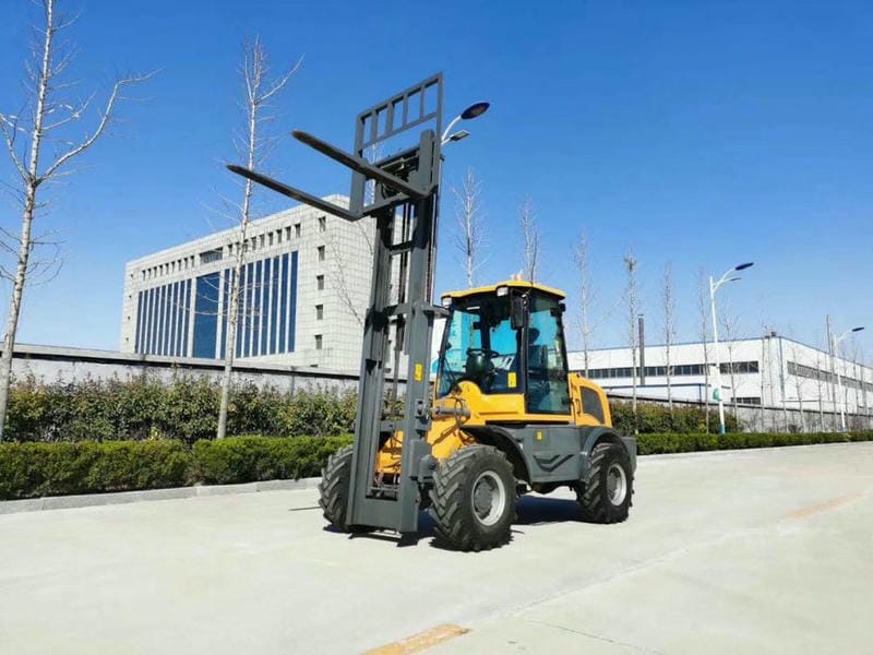 Xe nâng việt dã Rongwei CPC30