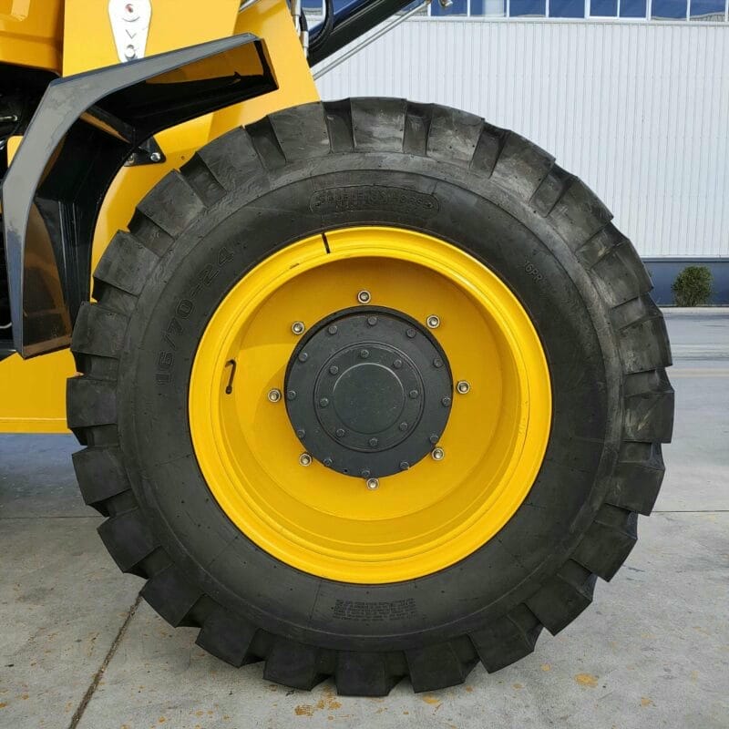 Chọn công ty nào để mua và sửa chữa xúc lật cũ?