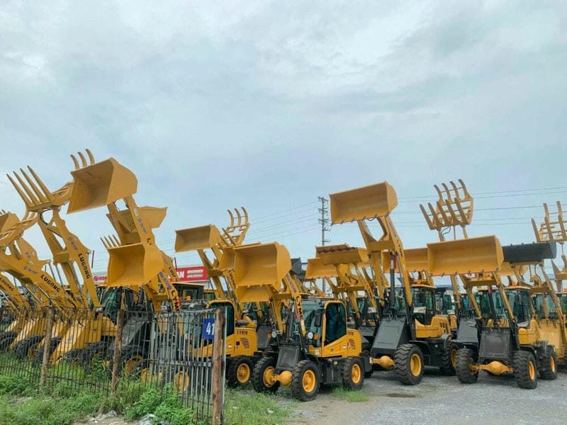 Xúc lật Tín Phát