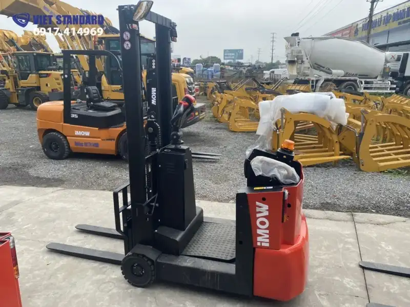 Gioi thieu xe nang dien EFS101S