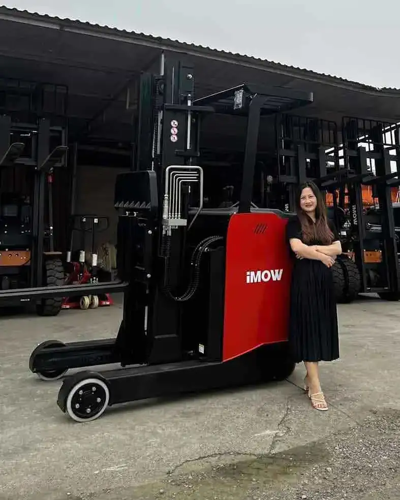 Xe nâng Reach Truck 