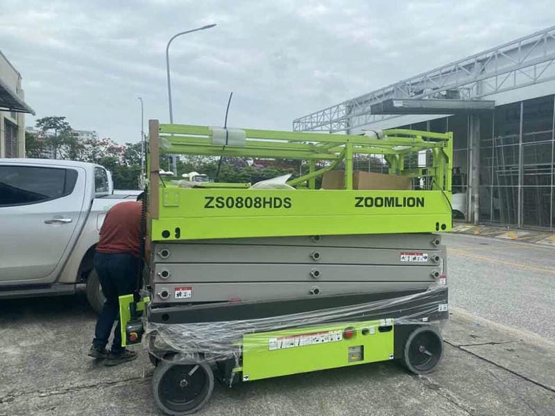 Xe nang nguoi zoomlion 7