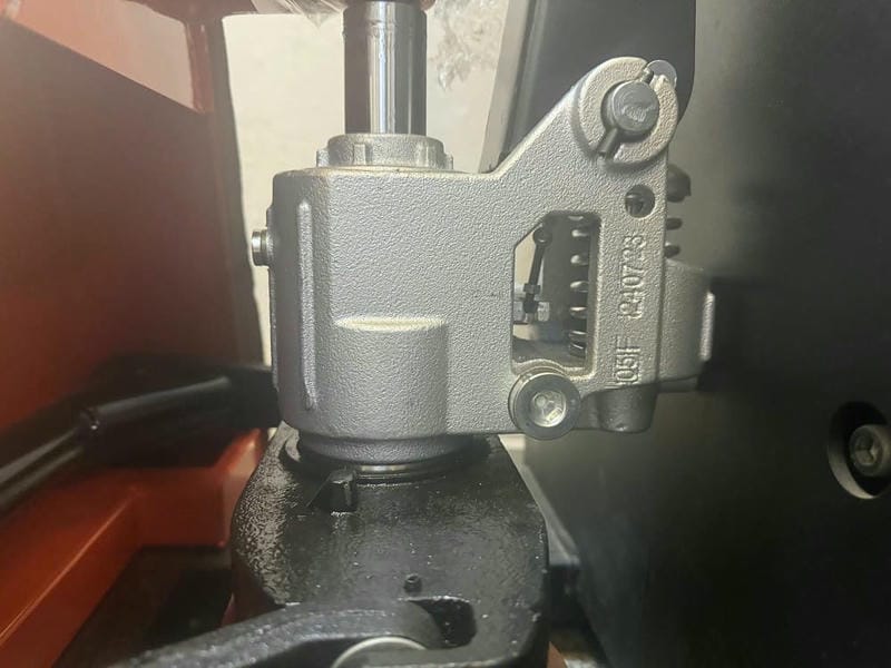 Xe Nâng Tay Thấp 2