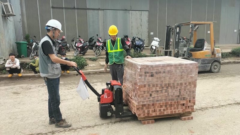 Xe Nâng Pallet Truck 2