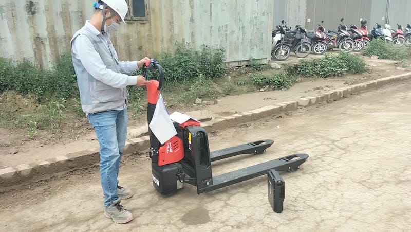 Xe Nâng Pallet Truck