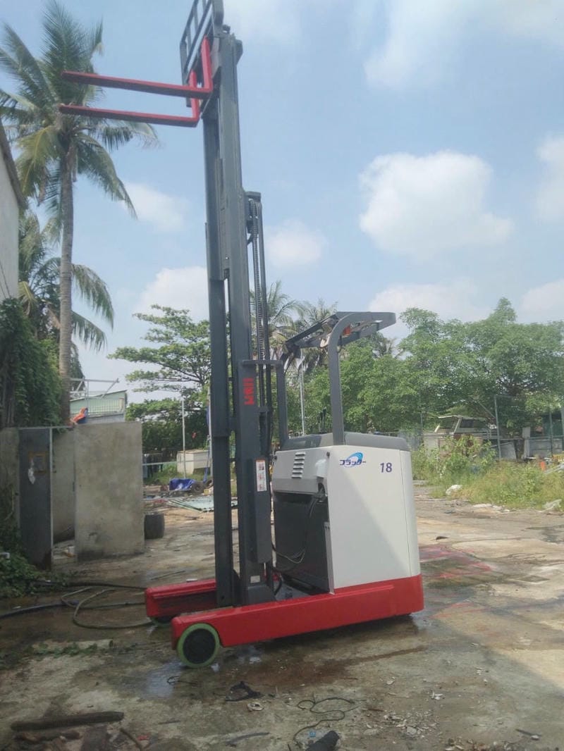 Thời gian sạc phụ thuộc dung lượng pin, bộ sạc và mức xả thực tế