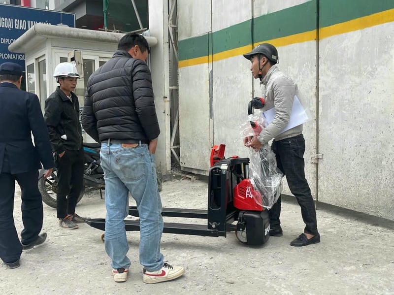 Xe Nâng Tay Li-ion F4 Imow Vietstandard