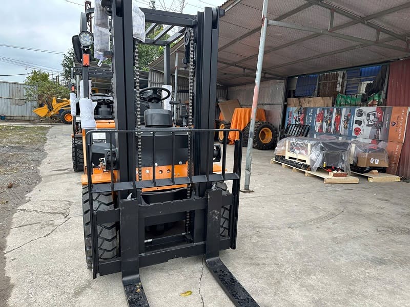 Xe Nâng Dầu 3 Tấn