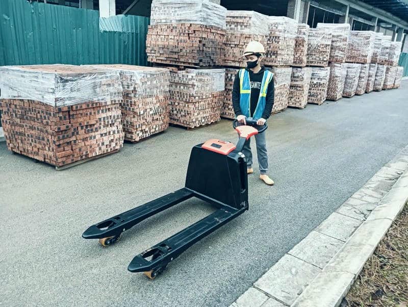 Xe Nâng Tay điện 2 Tấn F4