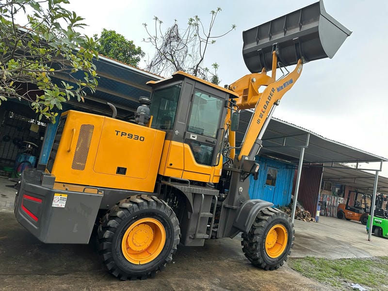 Khởi Động Và Dừng Động Cơ Máy Xúc Lật Mini