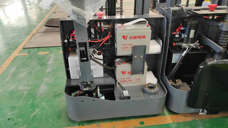 Thời gian sử dụng phụ thuộc dung lượng pin, tần suất nâng hạ và quãng đường