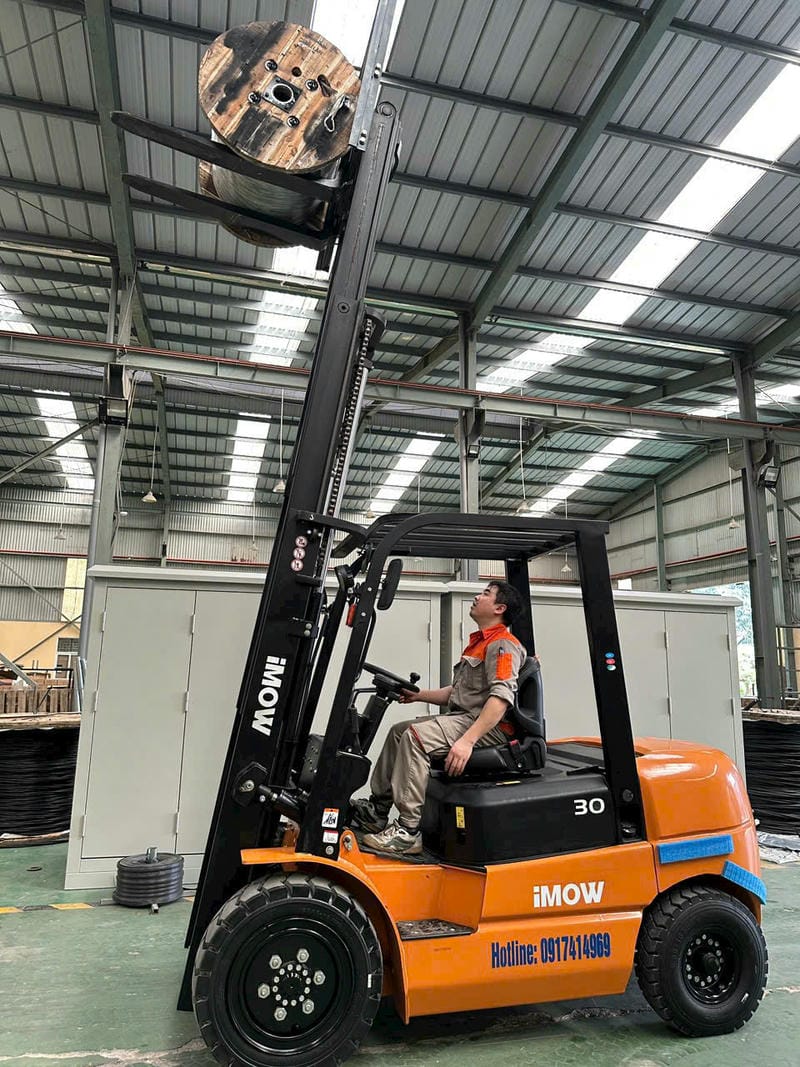 Xe Nâng Dầu 3 Tấn, động Cơ Mitsu Nâng Cao 4.5m 1