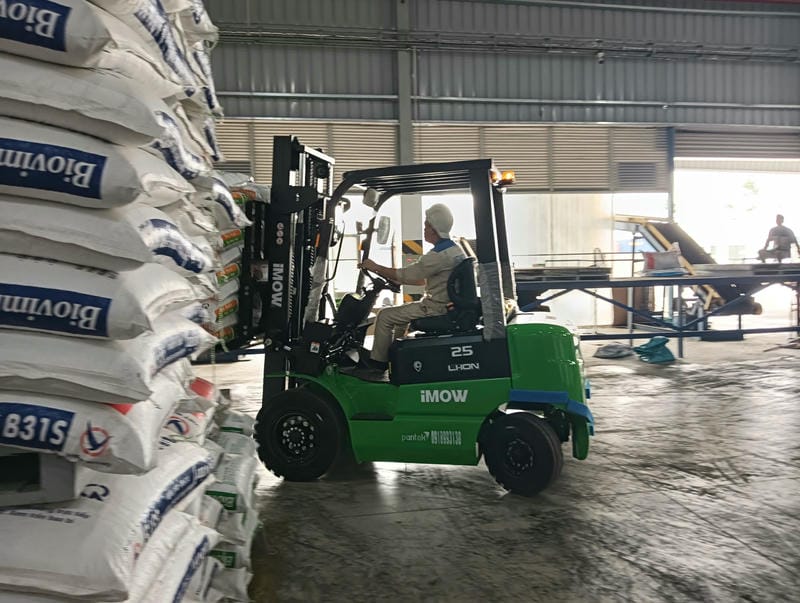 kỹ thuật vận hành xe nâng hàng