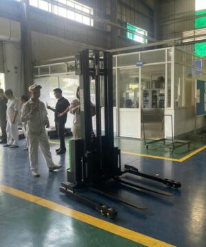 Xe Nâng Tay Điện 1.2 Tấn Stacker Esd122 Ep Equipment 4
