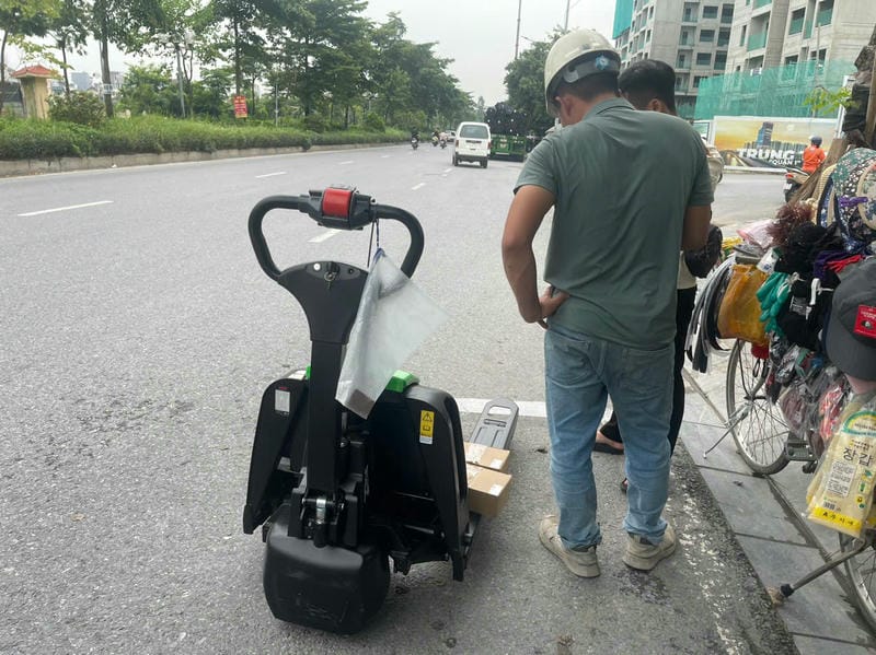 Xe Nâng Tay điện F4