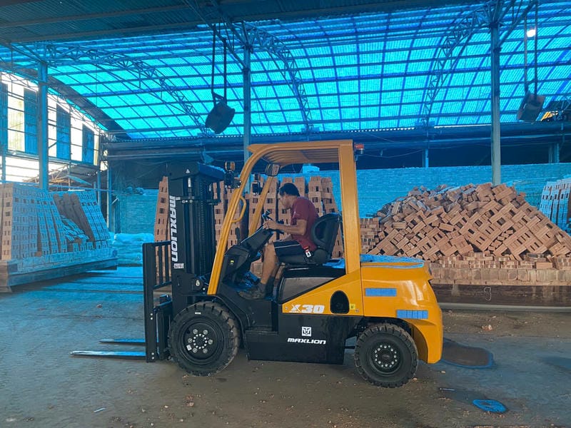 Xe Nâng Dầu 3 Tấn Maxlion 4