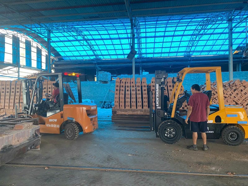 Xe Nâng Dầu 3.5 Tấn Imow 2