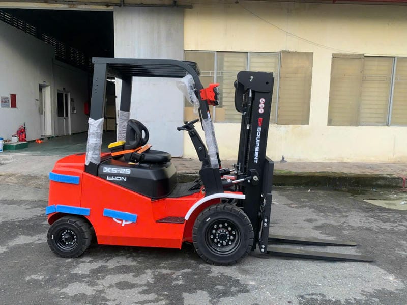 Xe Nâng Điện Lithium 2.5 Tấn Efx5-251 80v280ah 2