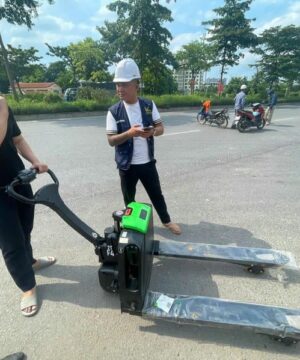 Xe Nâng Tay Điện 2 Tấn Pallet Truck F4-201 Nâng 105mm