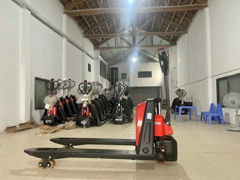 Xe Nâng Tay Điện Trung Quốc Có Bền Không 2026?