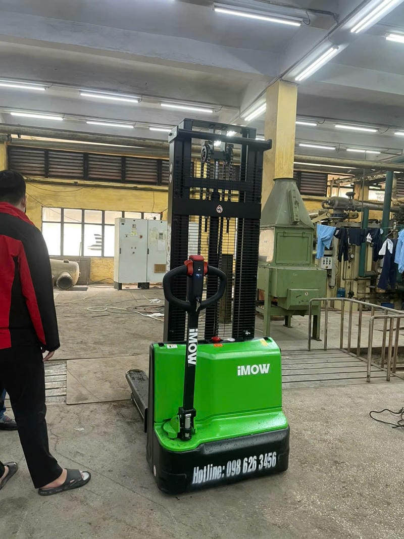 Xe Nâng điện đứng Lái Stacker Imow 2