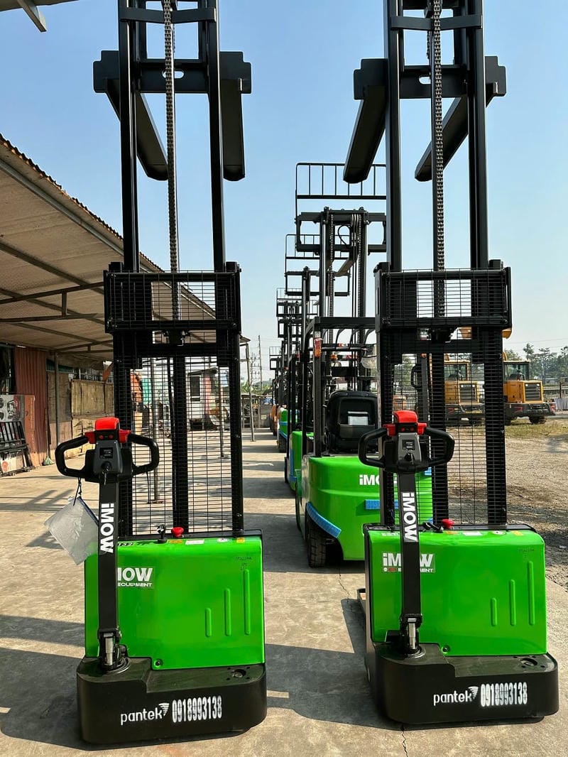 , nếu mast và cấu hình xe được thiết kế cho chiều cao nâng tương ứng