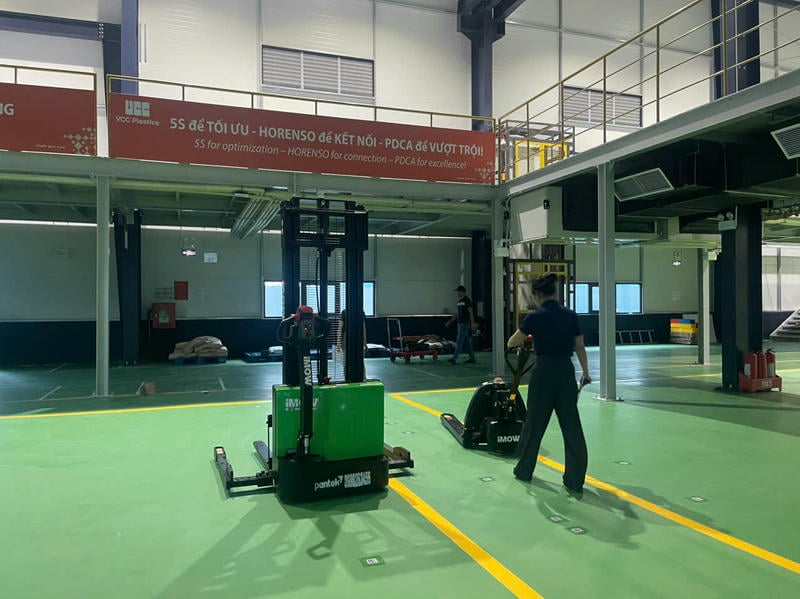Pin lithium phù hợp ca làm dài, sạc nhanh và giảm bảo trì