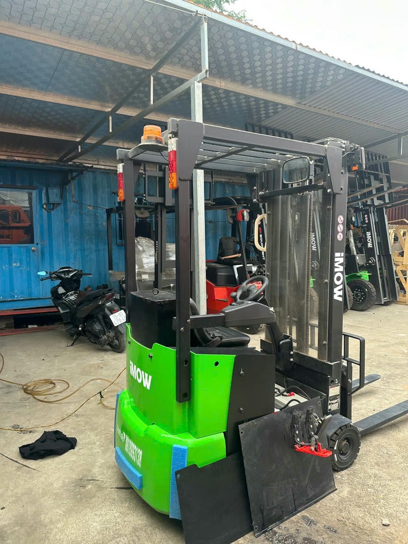 Xe Nâng điện Ngồi Lái 3 Bánh 1.5 Tấn