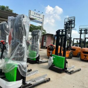 Xe Nâng Điện Đứng - pin lithium sạc nhanh hơn, ít bảo trì hơn