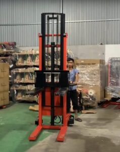 Xe Nâng Điện Bán Tự Động Nâng Cao 3m - Ắc Quy Agm, Sạc Điện 220v 3