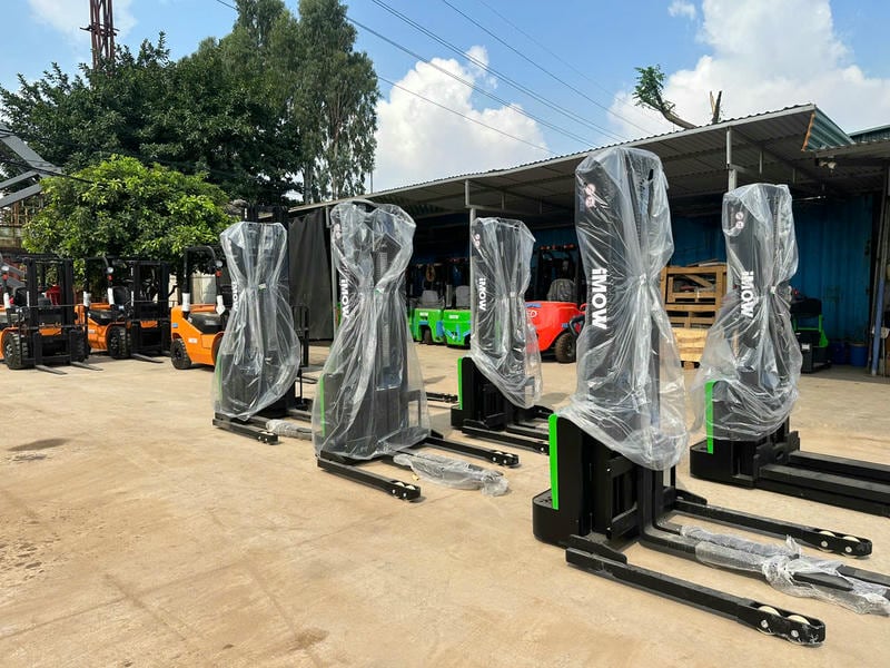 Có, vì stacker đáp ứng tốt nhu cầu nâng lên 3m