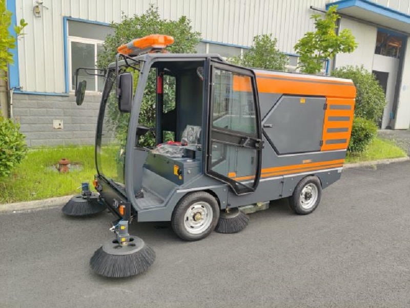 Xe Quét Rác Hút Bụi Ngồi Lái Cabin Kín U220car