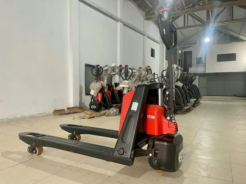 Cho thuê xe nâng mới cần chú ý tải trọng và chiều cao nâng