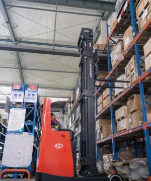Xe Nâng Điện Đứng Lái Reach Truck 2.5 Tấn CQD25RV Nâng 12.5m 48 V