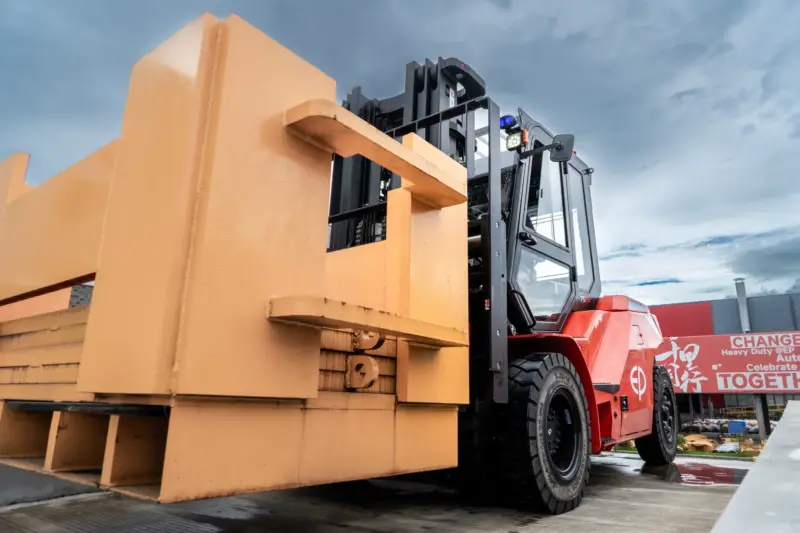 Xe Nâng Điện Ngồi Lái 6 Tấn EFL603-HV-6 EP Nguồn Li-ion Tải Tâm 600 mm