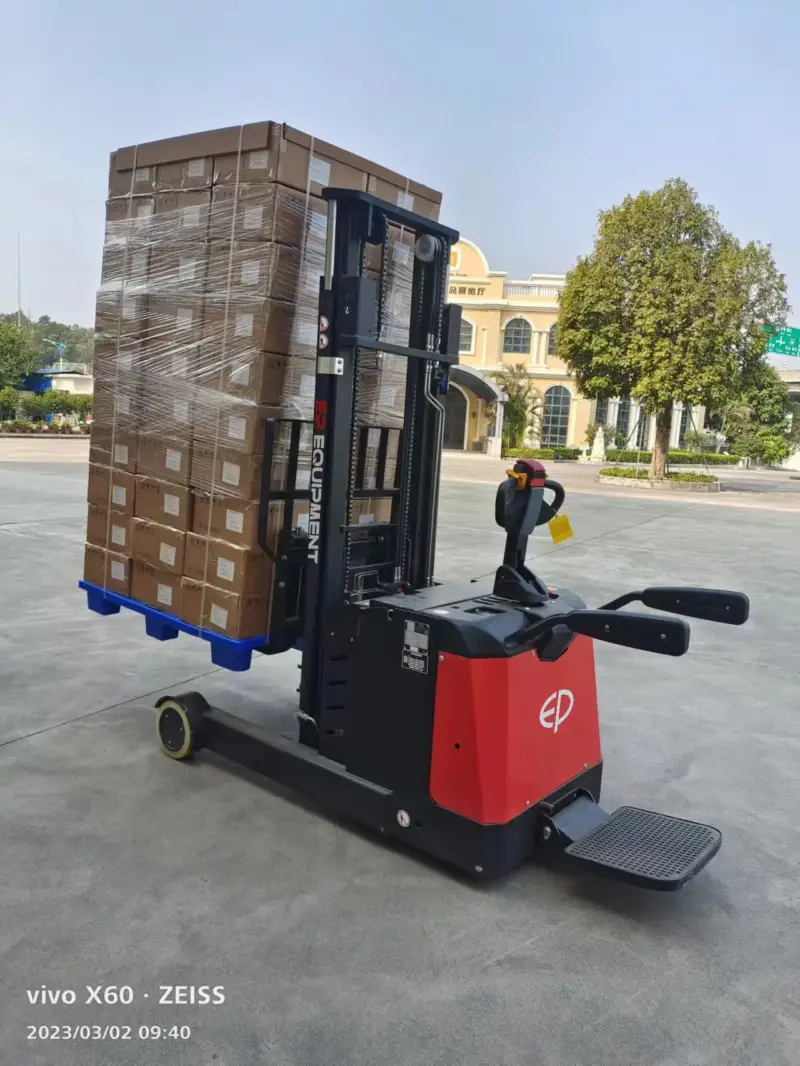 Xe Nâng Điện Reach Truck 1.5 Tấn CQE15R Nâng 5.5m Nguồn 24V